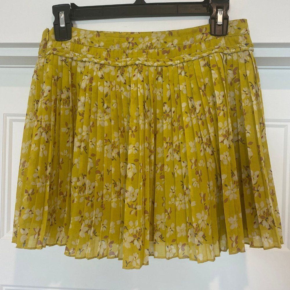 American Eagle Outfitters Chic Yellow Floral Feminine Pleated Mini Skirt, 0/XS - Picture 6 of 11